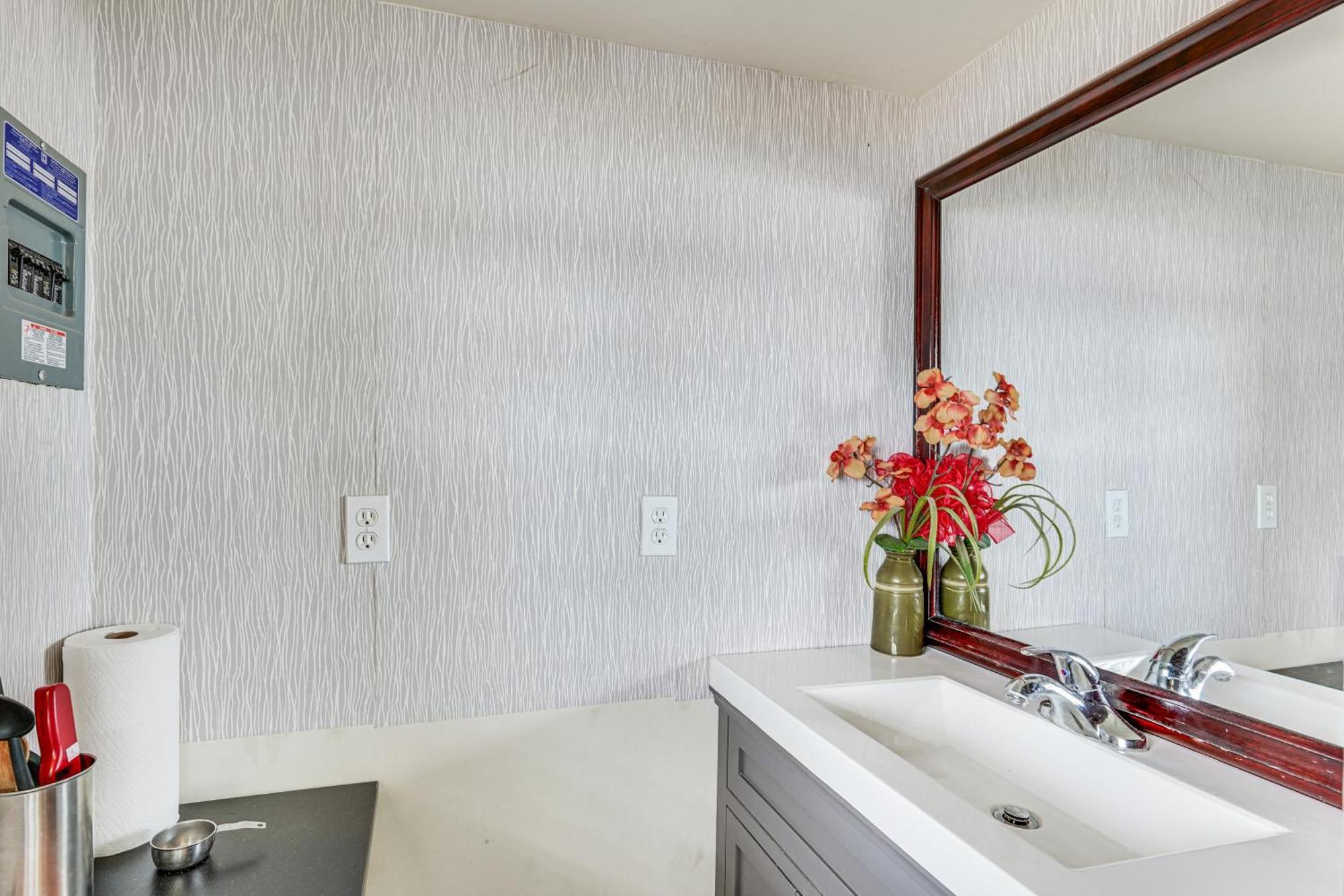 Lakefront Panama City Studio With Hot Tub Access Exterior photo